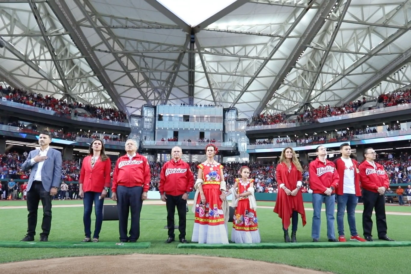 Alfredo Harp en la Inauguración Estadio de beisbol